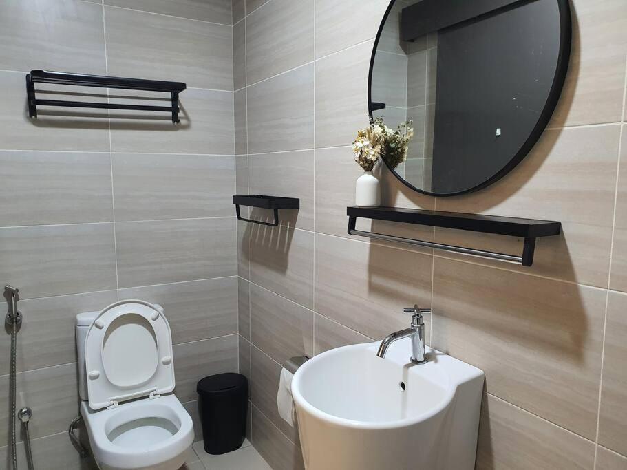 Klcc 6Pax Family Studio Wi-Fi Куала Лумпур Екстериор снимка